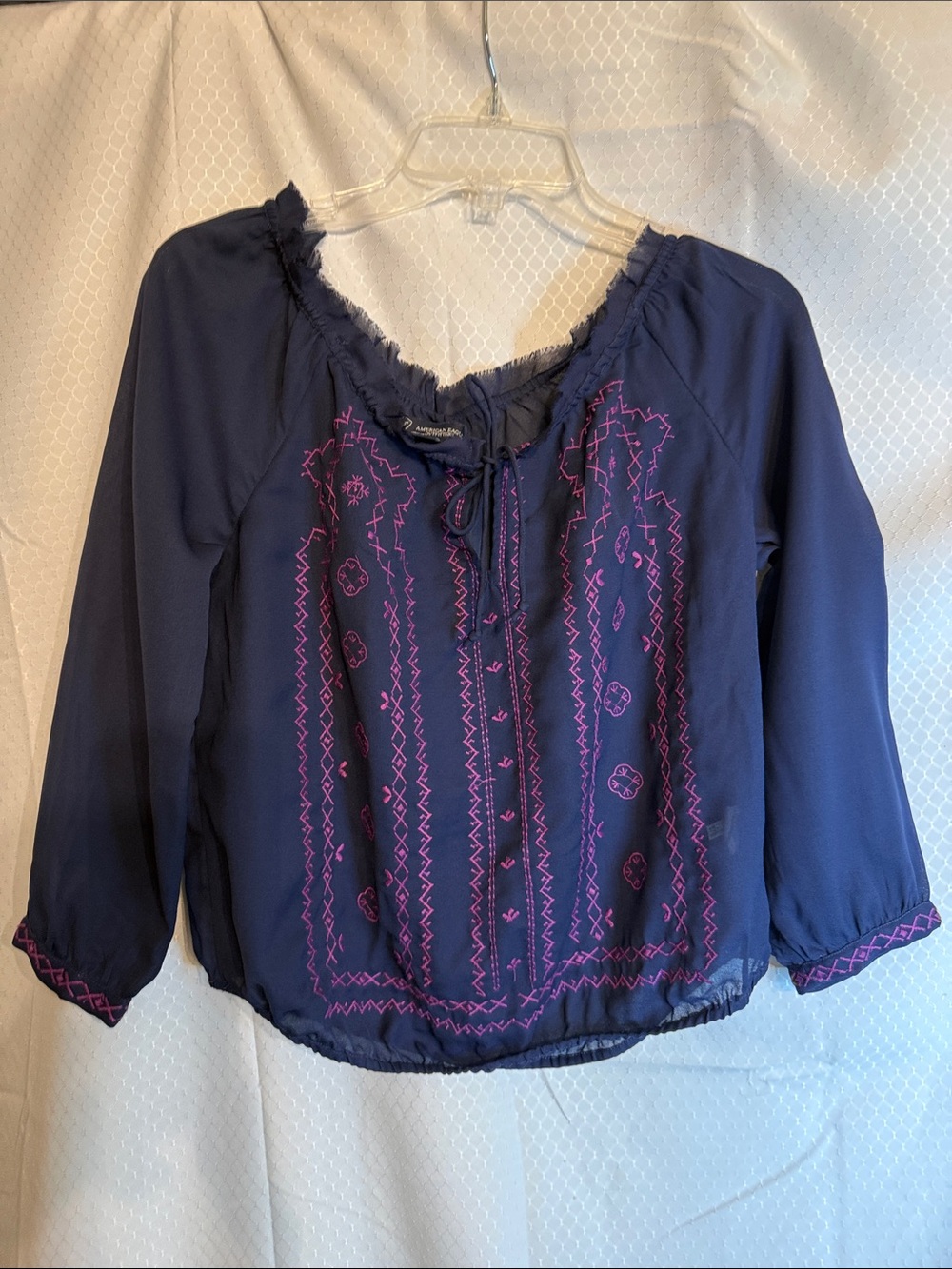 American Eagle  navy and pink blouse in a size. Small petite